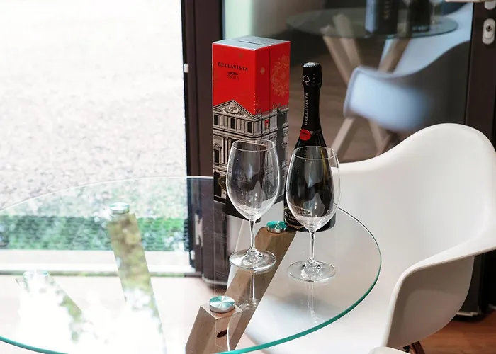 Millenium - House Of Travelers Guest house Como